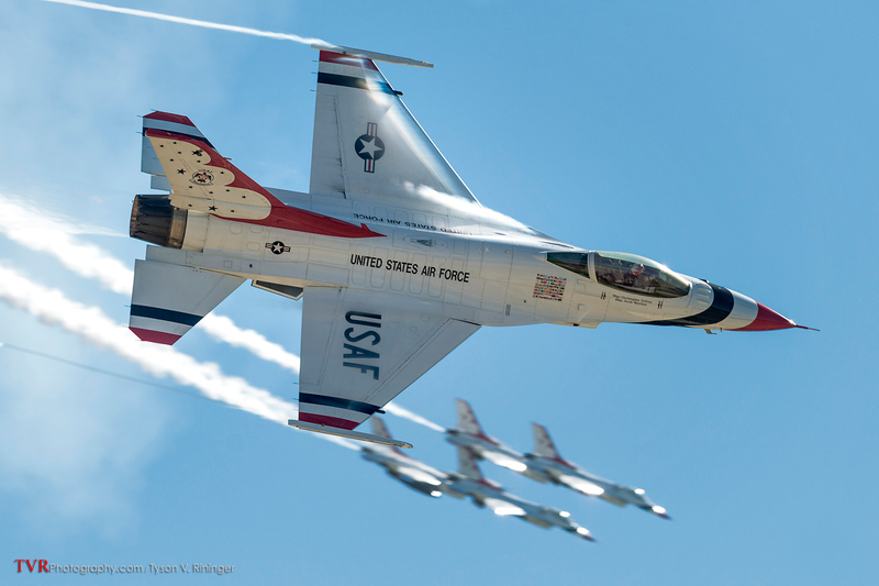Illustration for article titled All These Jaw-Dropping Airplane Images Were Taken By This Flying Photog